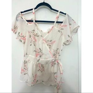 Completely new t-shirt, size Medium(M) , perfect for office cute and fresh